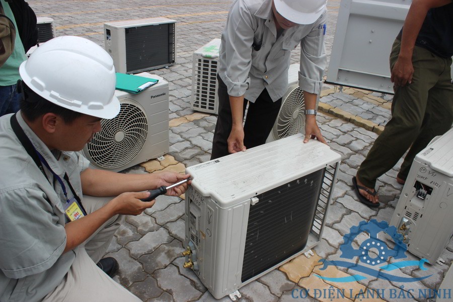 hóa gas là bước đầu tiên của quy trình tháo lắp máy điều hòa
